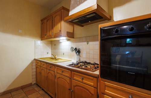 Barjac House | Beautiful private villa for 4 guests with TV, terrace, pets allowed and panoramic view