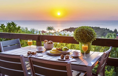 Samos Town Villa | Beautiful private villa with A/C, private pool, WIFI, TV, terrace, panoramic view and parking