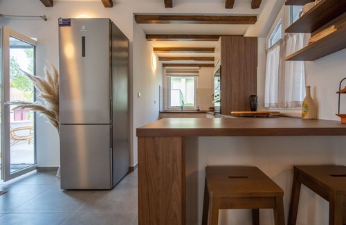 Cunski House | Beautiful private villa for 12 people with hot tub, A/C, WIFI, TV and patio