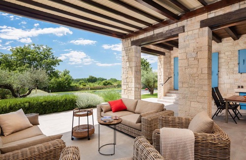 Mofardini House | Beautiful private villa with private pool, A/C, WIFI, TV, terrace, pets allowed and panoramic view