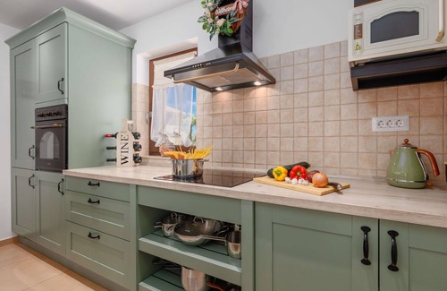 Sveti Ivan Dobrinjski House | Beautiful private villa with private pool, A/C, WIFI, TV, terrace, pets allowed and parking