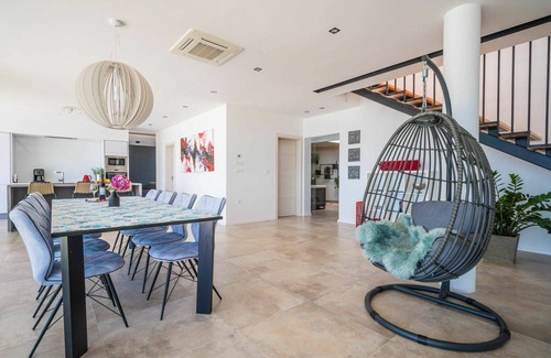 Kastav Villa | Beautiful private villa for 8 guests with WIFI, A/C, hot tub, private pool, TV and terrace