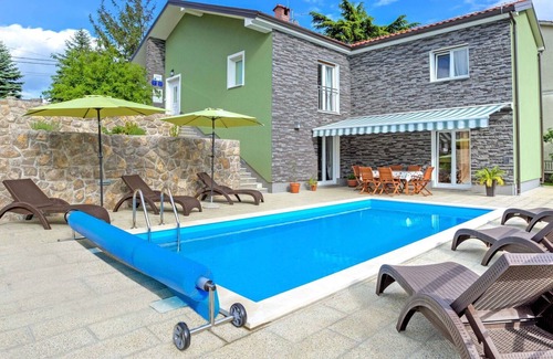 Viskovo House | Beautiful private villa for 6 people with WIFI, A/C, private pool, TV, terrace and parking