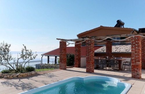 Central Dalmatia House | Beautiful private villa with private pool, A/C, WIFI, TV, patio, pets allowed and parking