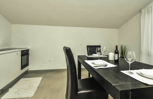 Suhovare House | Beautiful private villa with WIFI, private pool, A/C, TV, terrace, pets allowed and panoramic view