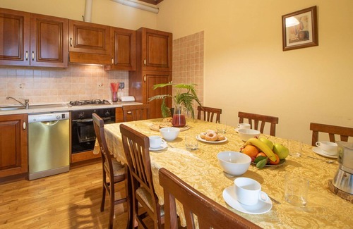 Casenuove Villa | Beautiful private villa with A/C, WIFI, private pool, TV, patio, pets allowed and panoramic view
