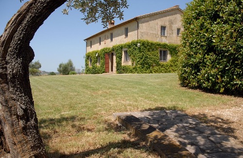 Montoro Villa | Beautiful private villa with private pool, WIFI, TV, patio, pets allowed and panoramic view