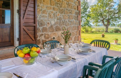 Manciano Villa | Beautiful private villa with private pool, WIFI, TV, terrace, pets allowed, panoramic view, parking