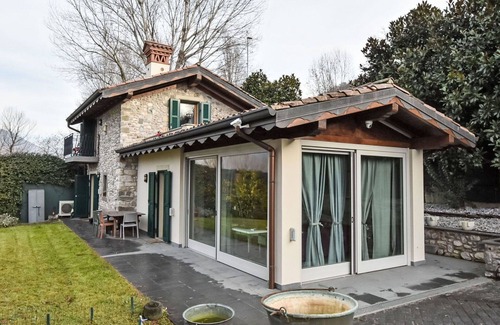 Cremignane Villa | Beautiful private villa with A/C, WIFI, private pool, TV, patio, pets allowed and parking