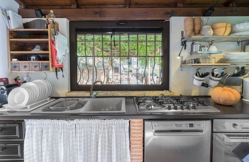 Nepi House | Beautiful private villa with A/C, WIFI, private pool, TV, patio, pets allowed and panoramic view