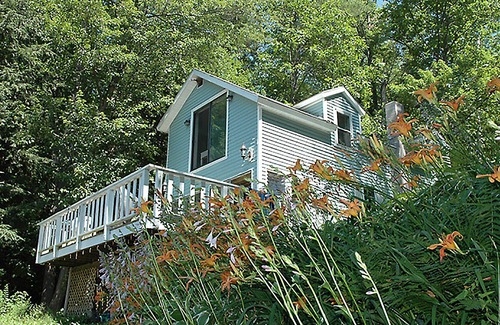 Loudon Cottage | Beautiful, private waterfront, great spot for romance or family fun!