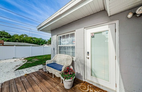 Clearwater House | Beautiful, Quaint, and Charming 1 Bedroom Private Suite with Fenced Backyard!