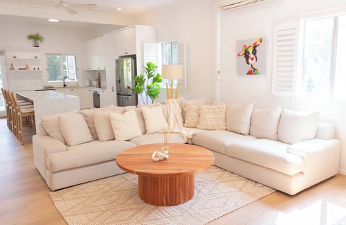 Bulimba House | Beautiful Queensland Getaway | In the Heart of Bulimba