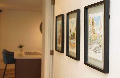 Sardinera Apartment | Beautiful Quiet and Luxurious Apartment Overviewing the Renaissance Marina!