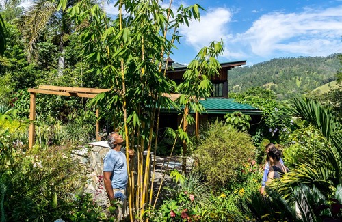 Jarabacoa Cabin | Beautiful Quintas del Bosque villa with hikes, gardens & a place for relaxation.