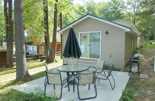 Mecosta Cottage | Beautiful, recently renovated cottage on all-sports Pretty Lake in Mecosta, MI.