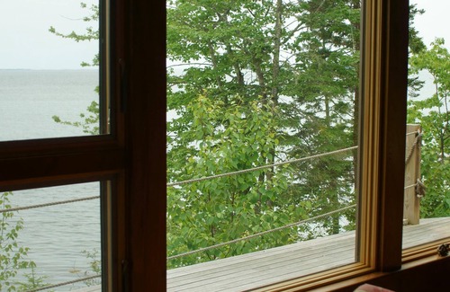 South Thomaston Cabin | Beautiful redwood cabin on the Atlantic Ocean, with a fabulous deck.