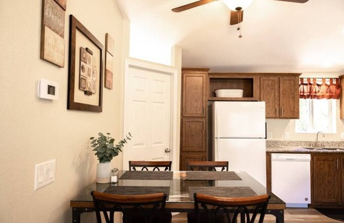 Mariposa House | Beautiful, Relaxing, Getaway, near Yosemite National Park!