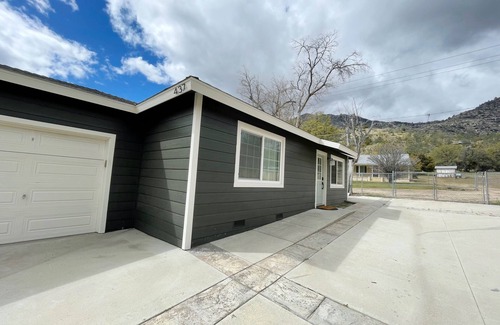 Kernville House | BEAUTIFUL, REMODELED HOME WITH EASY ACCESS TO LAKE AND RIVER - PET FRIENDLY