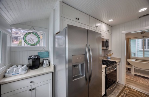 Avalon House | Beautiful Remodeled Home w/AC & close to the beach