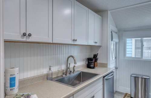 Avalon House | Beautiful Remodeled Home w/AC & close to the beach