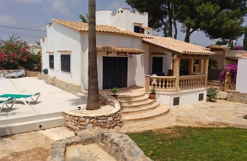 Cala Llombards Ski Chalet | Beautiful, renovated Chalet for 6 pers. with large pool, W-LAN, air conditioning, close to the sea