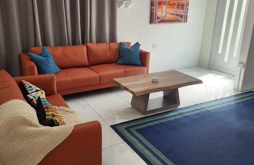 Cambalache House | Beautiful renovated 2 bedroom 1 bathroom home 2 blocks from beach!