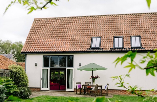 Eye House | Beautiful Renovated Barn - Sleeps 4 in two bedrooms