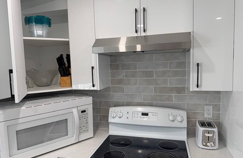 Bridlewood House | Beautiful Renovated Bi-level Home close to shopping, transit, & Rec Centre