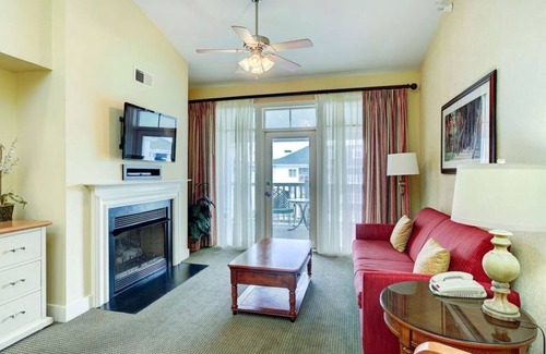 Northeast Virginia Beach Resort | Beautiful Resort Suite with Free Parking, WiFi, Fireplace, Pools & Beach Access