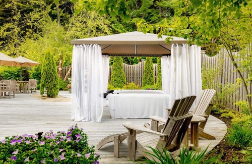 Boothbay Harbor Cabin | Beautiful Rm | Porch+HotTub+Pool | No Hidden Fees