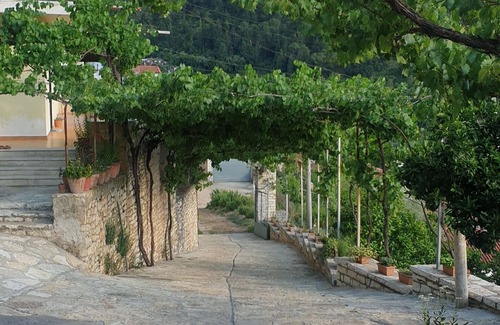 Berat House | Beautiful room 5 min from the city center with an incredible view