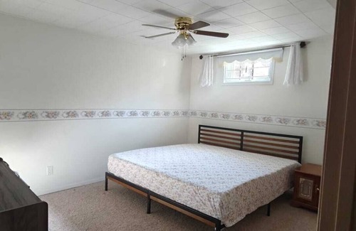 Lethbridge House | Beautiful Room in west side of lethbridge