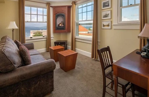 Astoria Hotel | Beautiful Room w/Original Artwork | Perfect for a Relaxing Stay | 2 Suites