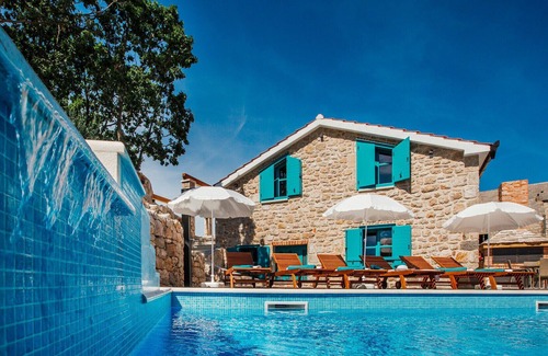 Prolozac Villa | Beautiful Rustic Villa Imota