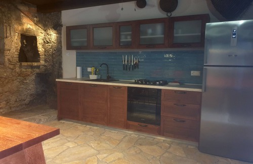 Mali Iz House | Beautiful rustic dalmatian stone house