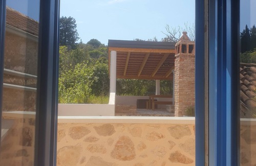 Mali Iz House | Beautiful rustic dalmatian stone house