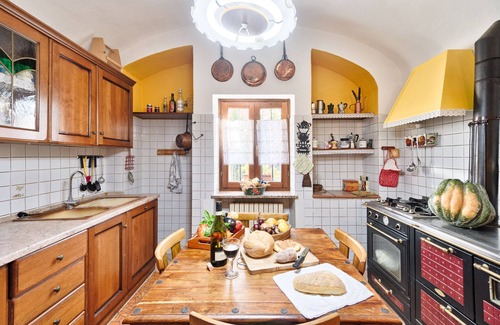 Clavesana House | Beautiful rustic in the Langhe