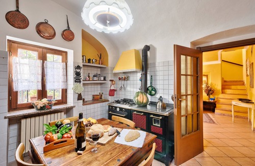 Clavesana House | Beautiful rustic in the Langhe