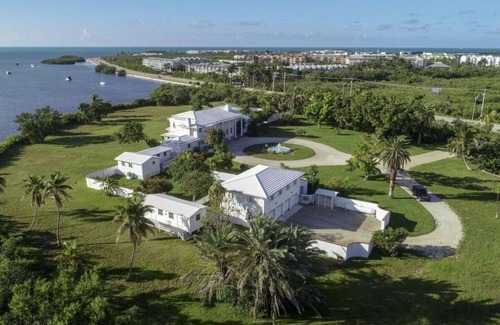 Key West House | BEAUTIFUL SANCTUARY PRIVATE ISLAND CONNECTED BY BRIDGE TO KEY WEST
