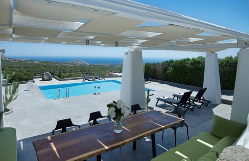 Pyrgos Villa | Beautiful Santorini Villa | 6 Bedrooms.