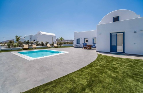 Karterados Villa | Beautiful Santorini Villa | 2 Bedrooms | Villa Journey | Private Pool & Magical.