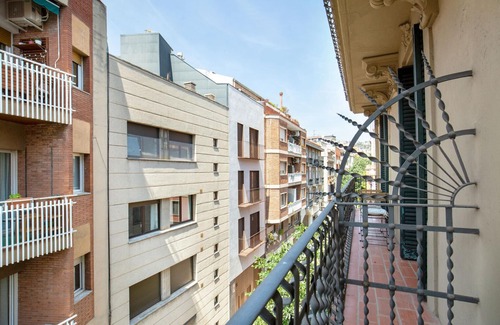 Sarria Apartment | Beautiful Sarrià 3BR, nr Old Town, by Blueground