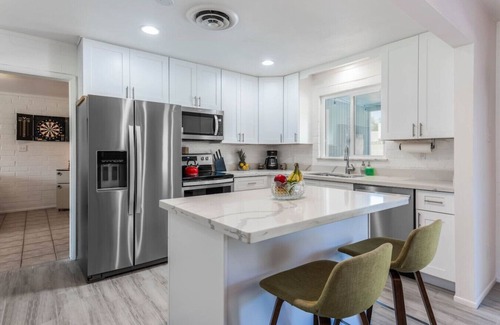 Peaceful Valley House | Beautiful Scottsdale Home w/Heated Pool+Hot Tub!