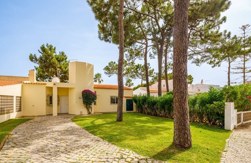 Vale do Lobo Villa | Beautiful Sea and Golf view Villa.