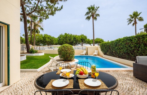 Vale do Lobo Villa | Beautiful Sea and Golf view Villa.