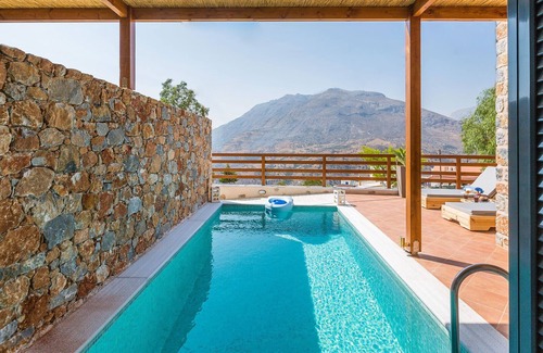 Saktouria Villa | Beautiful sea Views, Close to Clear Water Southern Beaches