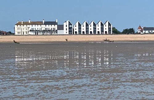 Littlestone-on-Sea House | Beautiful Seafront Home with Amazing Views!