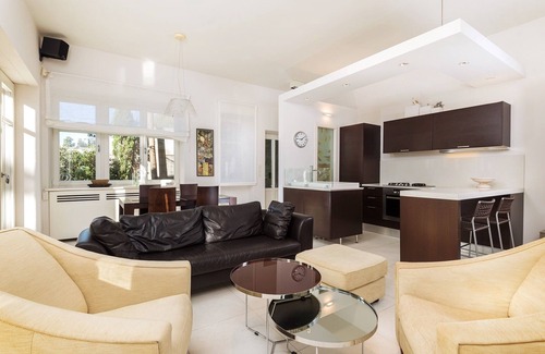 Split House | Beautiful Seafront Luxury Villa in Quiet Area Close to Center of Split