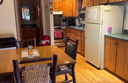 Montier Cabin | Beautiful, secluded cabin in the hills of the Ozarks.